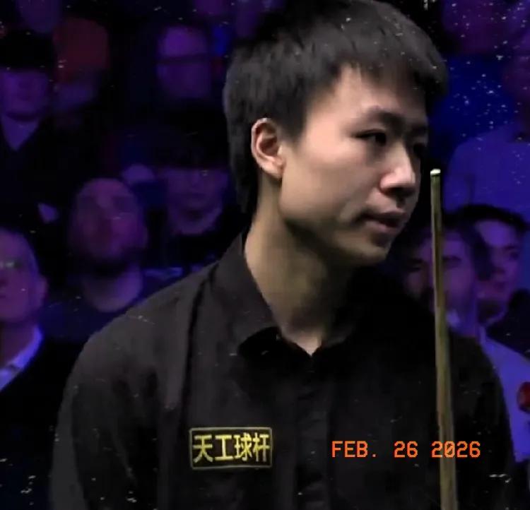 江俊第3局，71-0胜出，比分2-1再度领先。
第4局，江俊多次上手进攻，零打碎