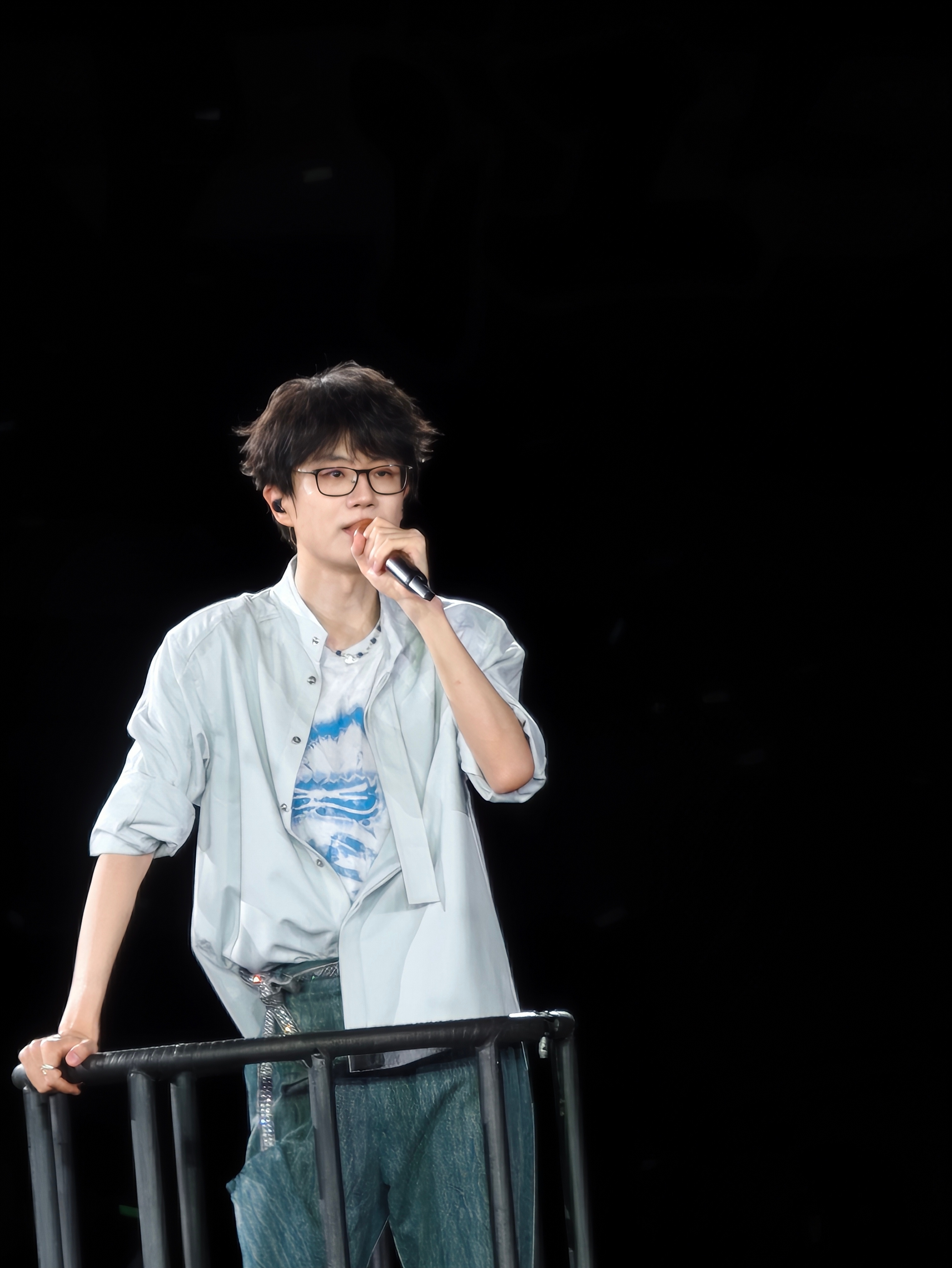 好好好昨天襄阳李荣浩今天武汉许嵩第三次演唱会 武汉·武汉体育中心