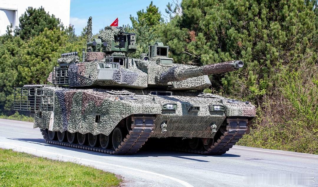 【 兵器欣赏 ： 武器装备   土耳其“阿尔泰”（Altay）主战坦克】 