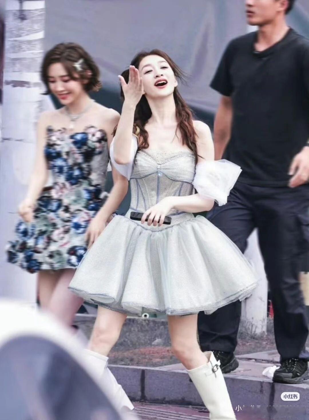 李小冉王濛唐艺昕又合体了 好六街惊喜不断！《心愿便利贴》经典名场面重现，李小冉王