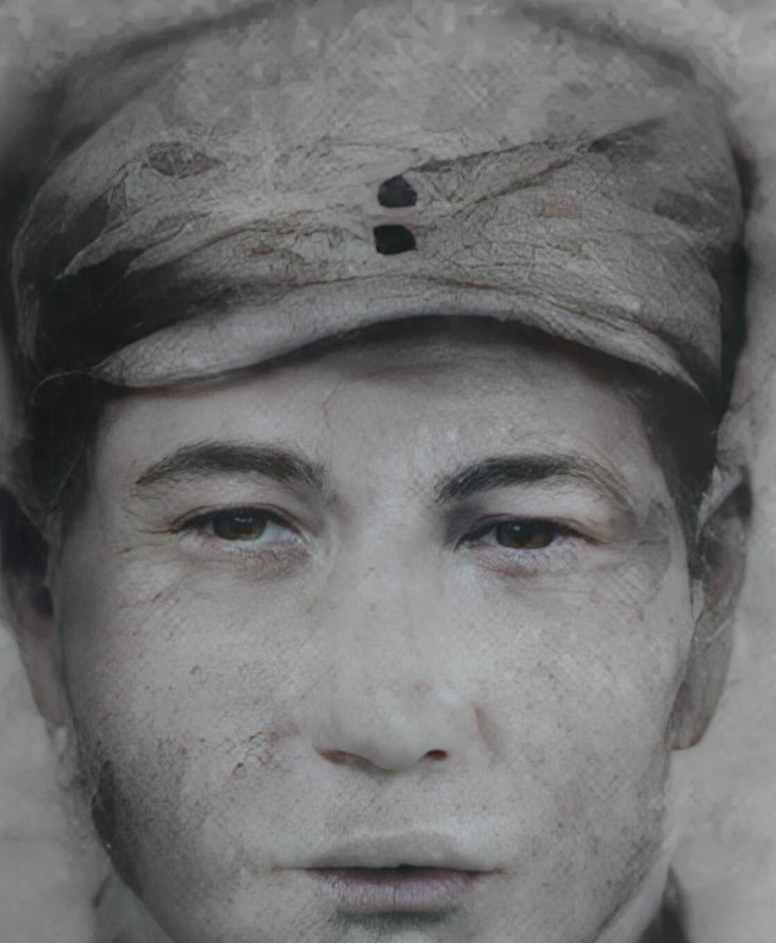 1944年，司令员康俊仁穿了件鬼子大衣回营，哨兵一枪将其击毙，事后上级的处理方式