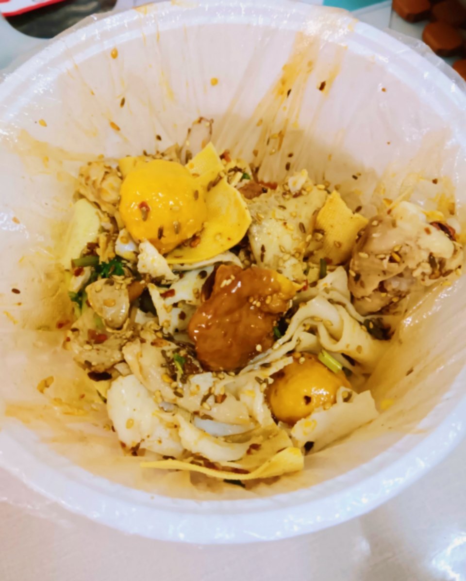 深夜放毒，东北特色鸡架拌面，酸甜麻辣，过瘾[干饭人][干饭人][干饭人] ​​​