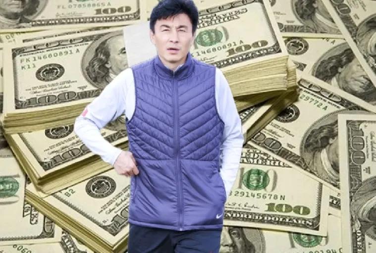 李玮峰生涯赚了多少钱？

第一份，5年赚了60万元，深圳平安；

第二份，1年赚