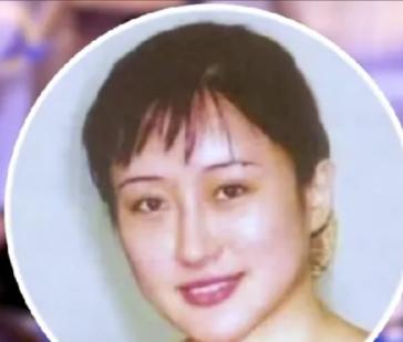 2001年，空姐杨旸与有妇之夫郭介明相会。二人温存过后，随即发生冲突。冲突的结果