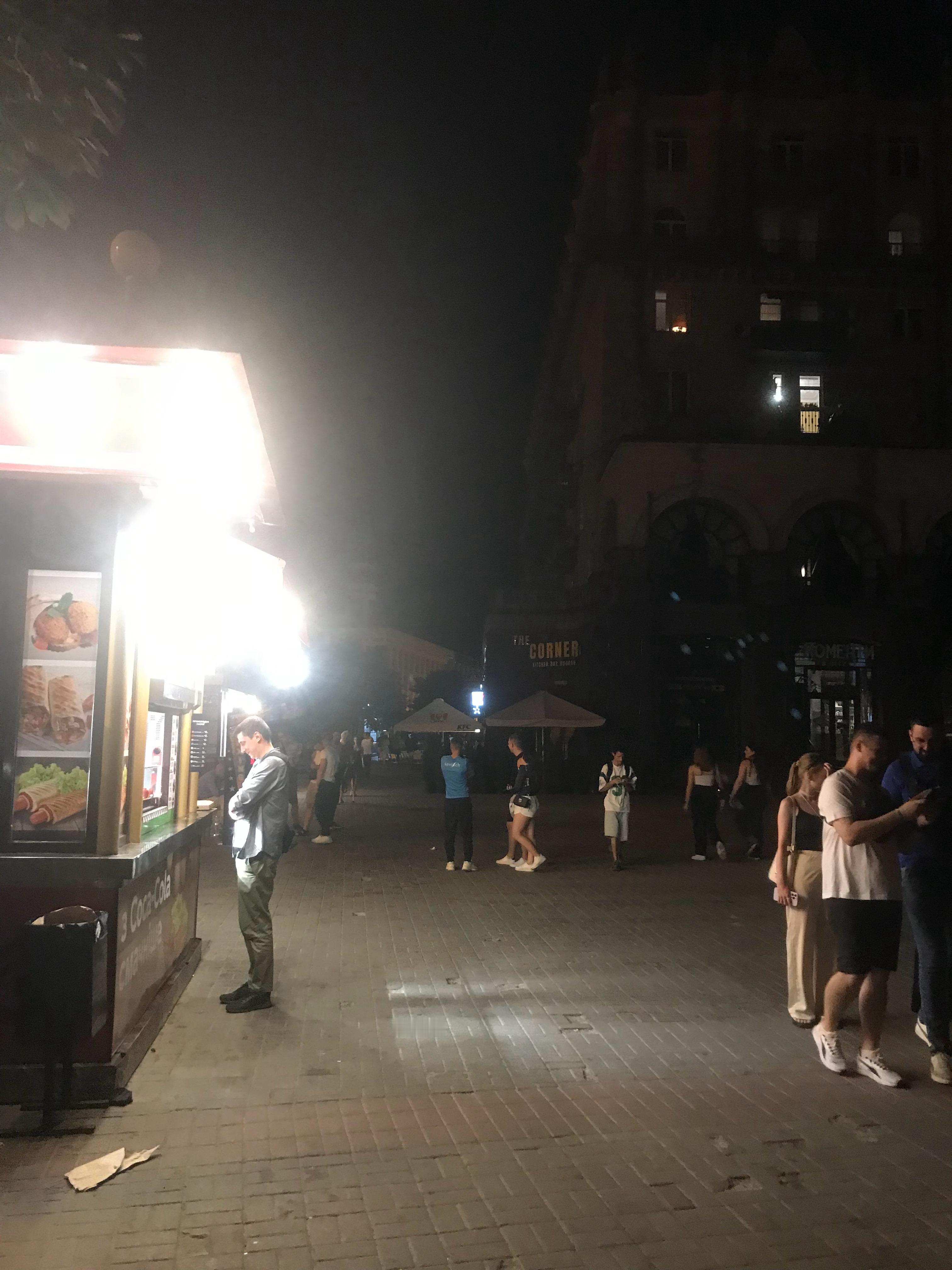 这是基辅晚上十点  ​​​