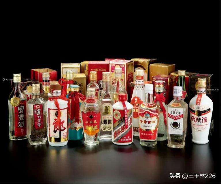 上联：刘伶醉卧杏花村；
#妙笔生花创作挑战# 
刘伶醉、杏花村都是名酒的产地和名