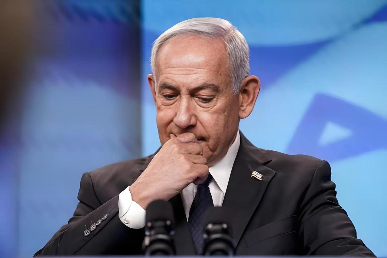 民众怒喊下台，内塔尼亚胡被围攻

特拉维夫的夜晚，不是歌声，是愤怒呼喊。

4月