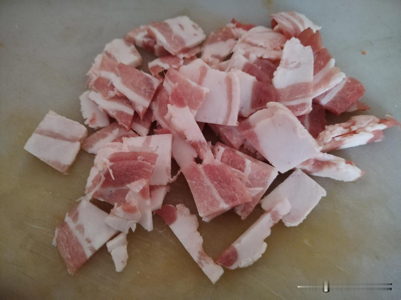 前些年，父母们会说孩子们
出去吧，经常窝在家里谁给你一钱呢
看看，现在我们熬到份