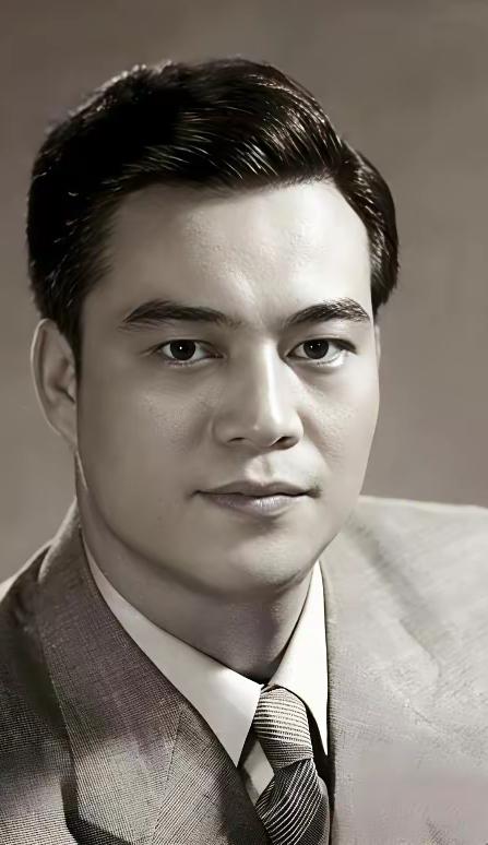 帅哥与帅哥有所不同，这些老演员当年皆是帅哥，他们的帅中洋溢着阳刚，眉宇间满是英气