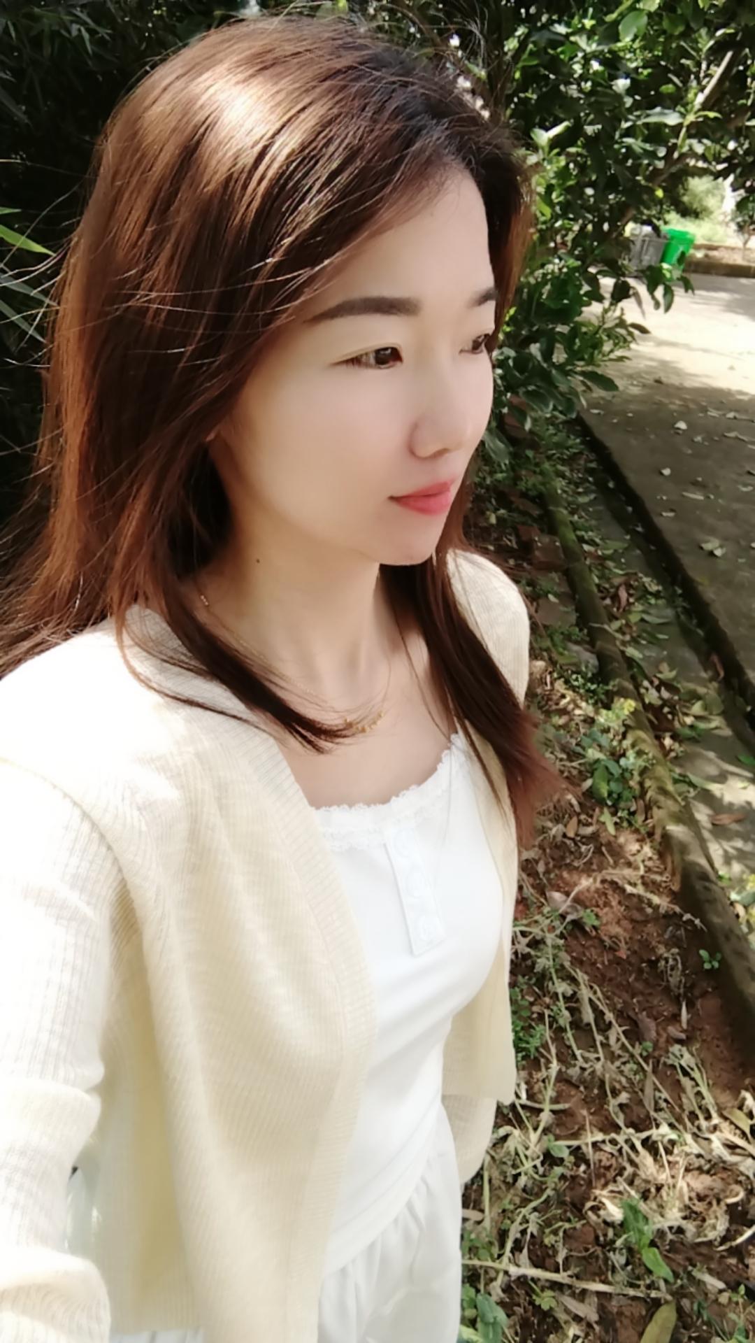 心烦意乱的时候，轻轻对自己说，生活就是这样，休息一下，别忘了明天还会有...