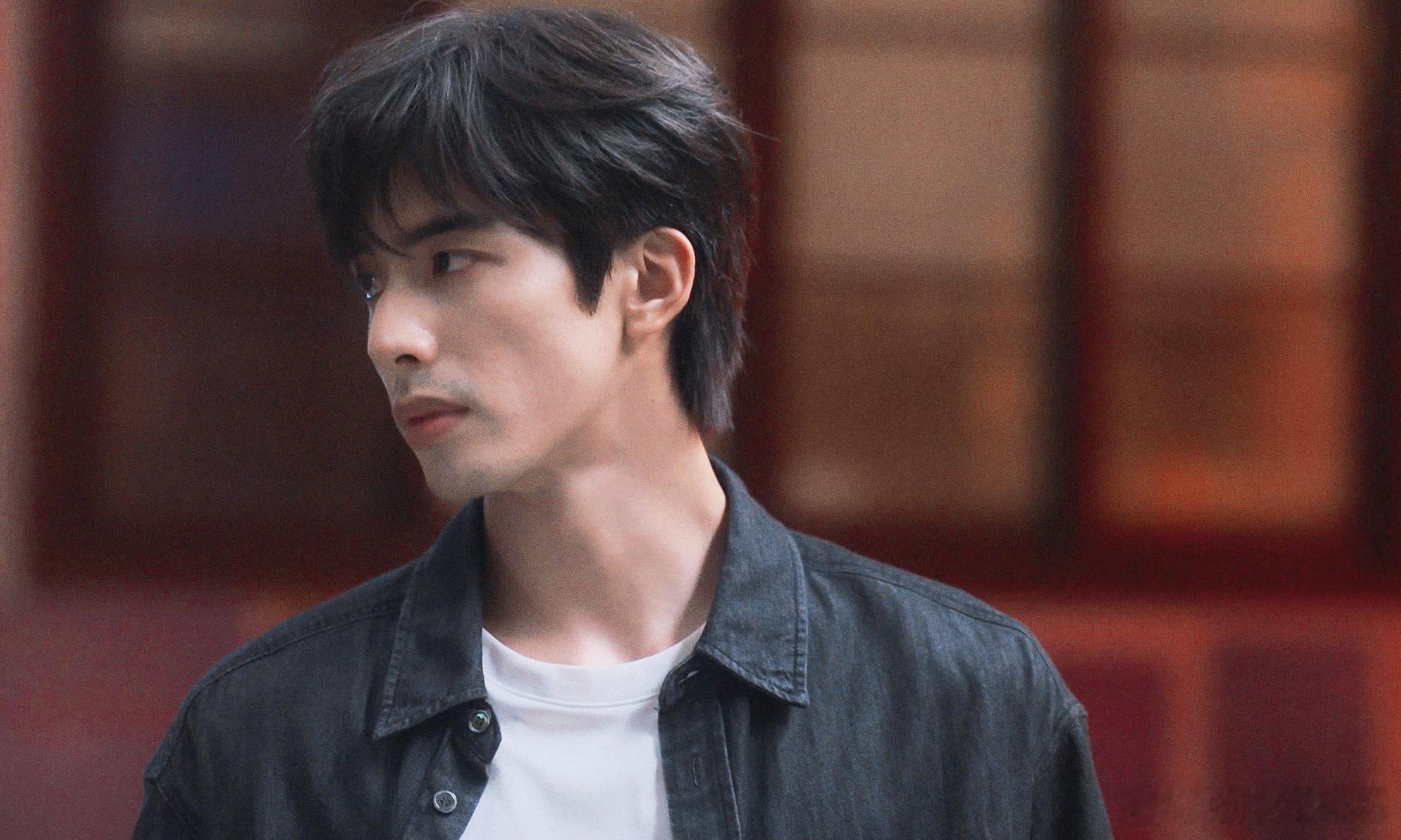宋威龙谁选的宋威龙演陈异 追剧这几天刷到很多网友的同款感慨，宋威龙的面部气质和陈