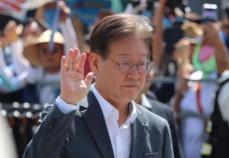 这下真出圈了！李在明那句 “中国大陆和台湾的国内问题，和我们有什么关系”，不光在