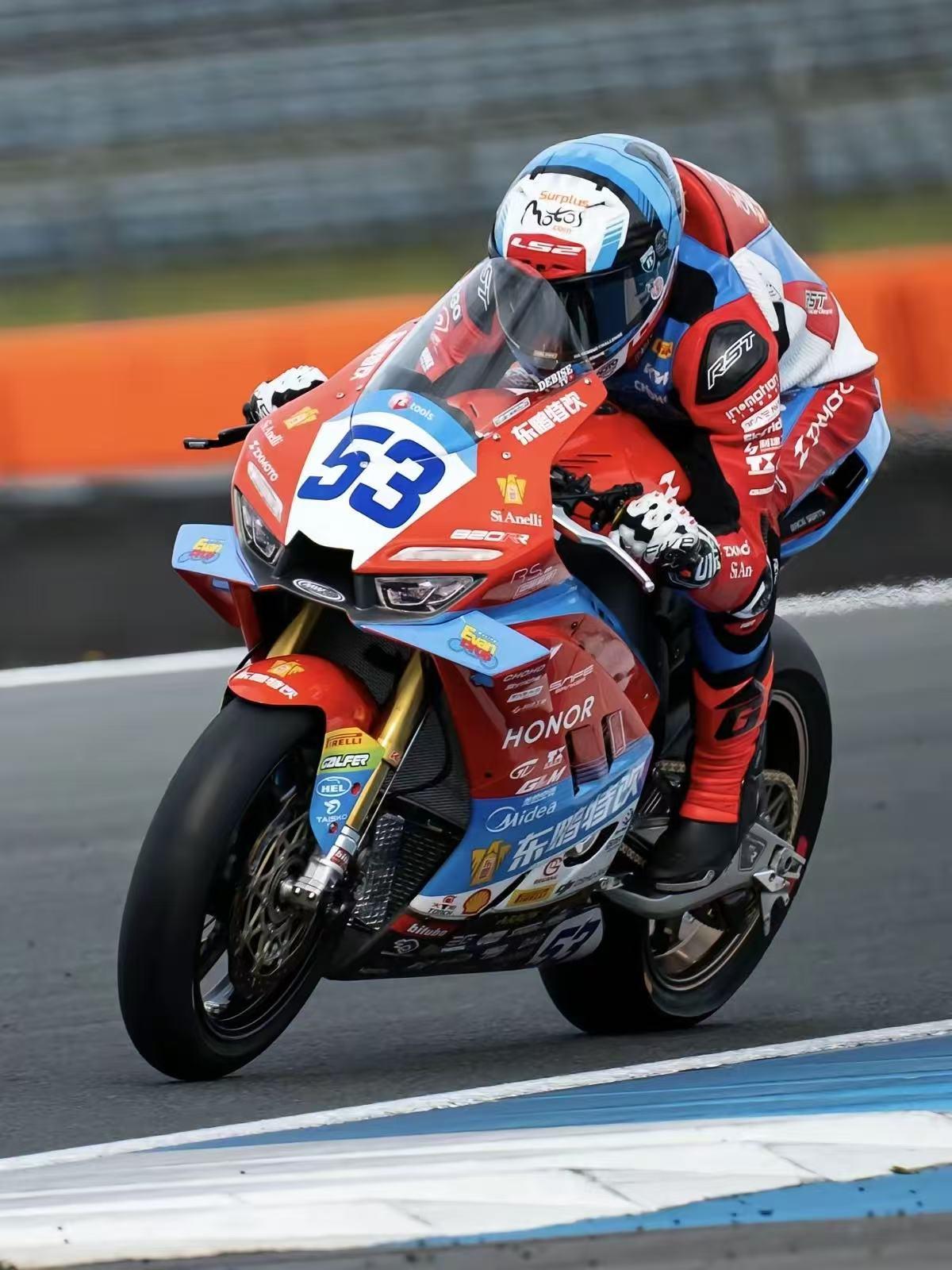 WSBK 葡萄牙收官前夜：布雷加已无压力，埃斯托里尔站看点全在"身后"
布雷加在