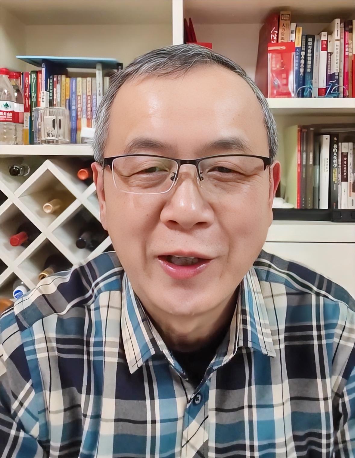 60岁大叔读大学分享第一学期考试成绩，总体成绩超过班级大部分同学，可以冲奖学金。