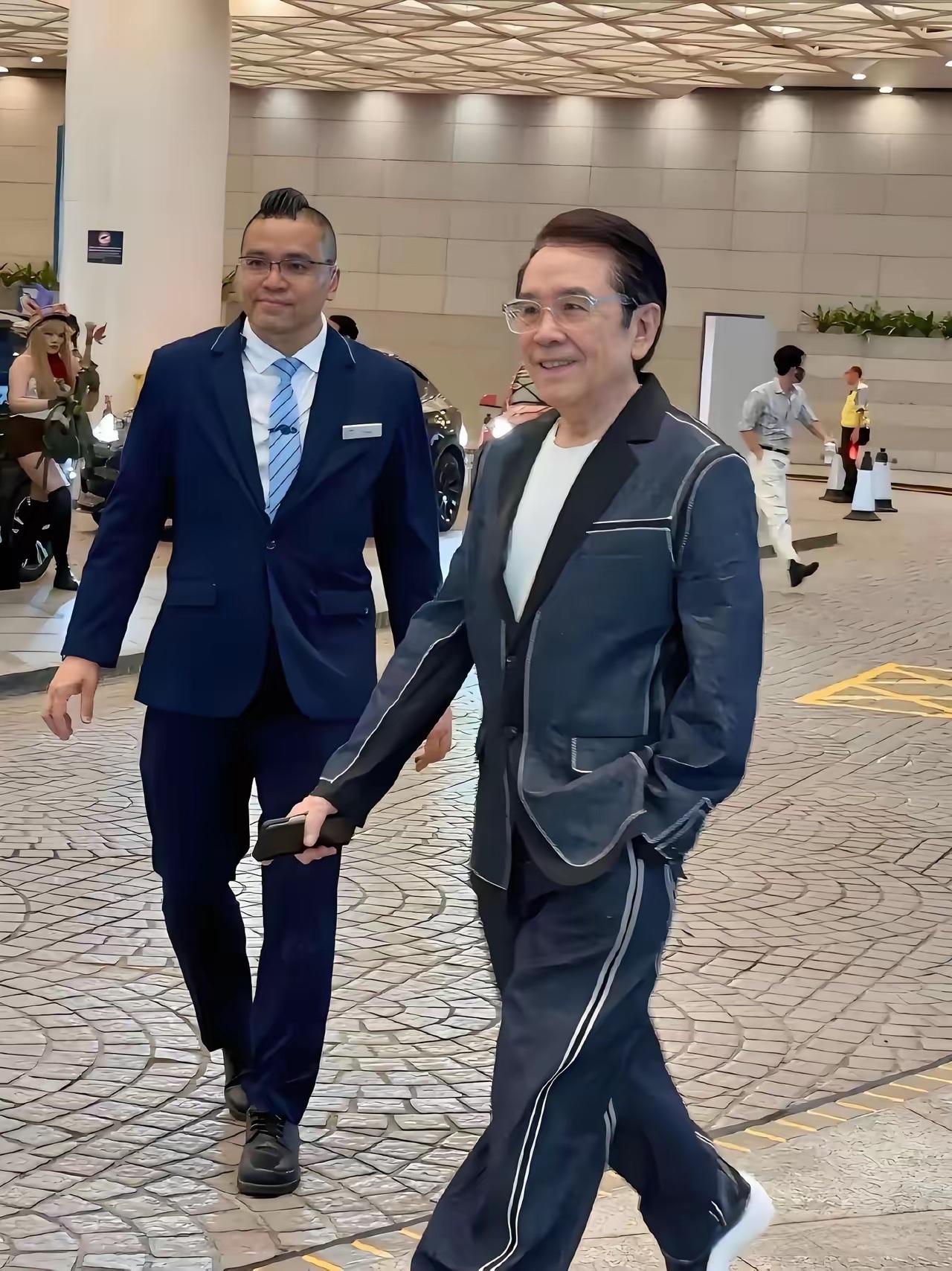 曾经的男神如今也老了