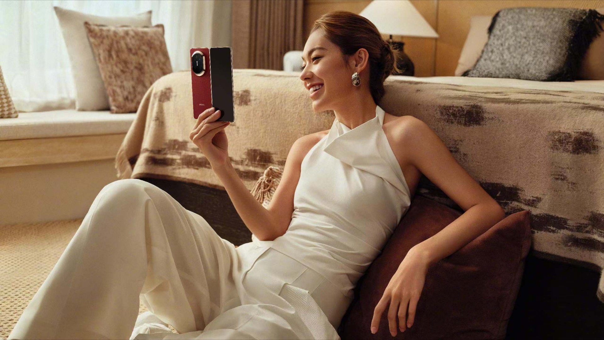 每一拍都是大片。这么多明星大佬们都用上了全新的华为折叠屏呀！ 