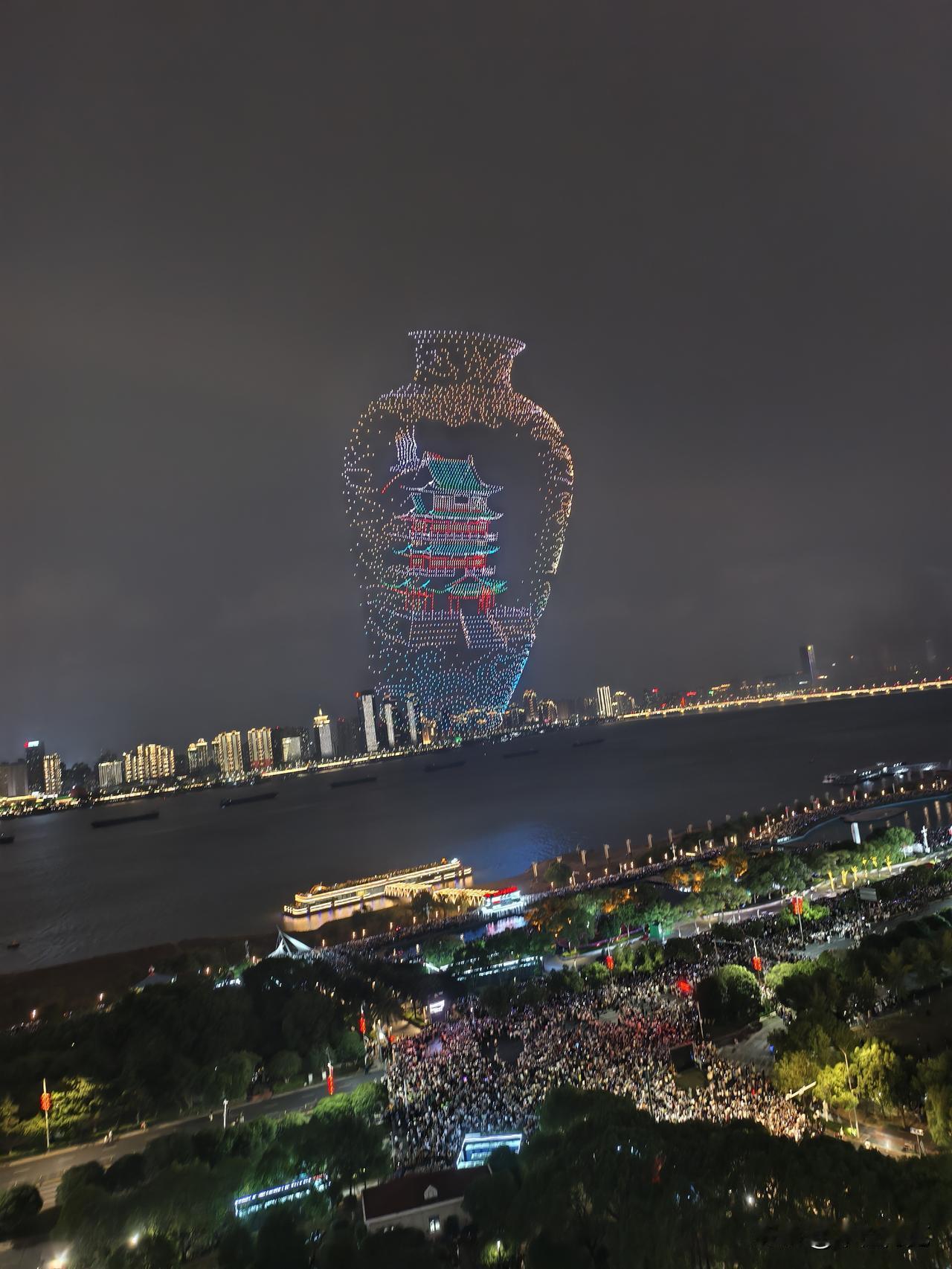 尽量不要在单位做的10件事

第1条、考勤别留把柄。
第2条、交活别太快，留点缓
