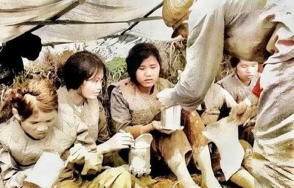 越南的忘恩负义，终食恶果
“见到中国人就往死里打”，街头贴满排华标语，拒绝华人入