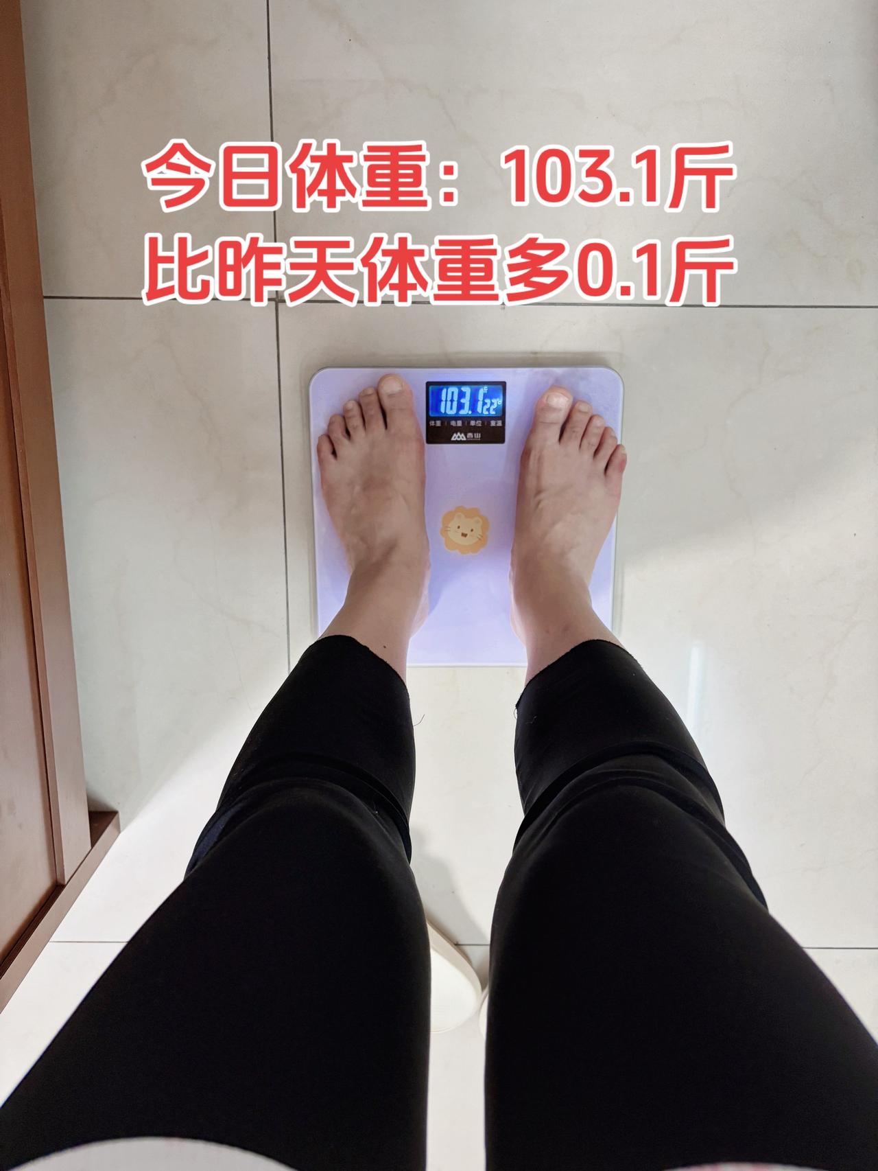 自律减脂健康餐，目标95斤，加油
今日减脂早餐：玉米馒头+苹果+番茄+鸡蛋+黑咖