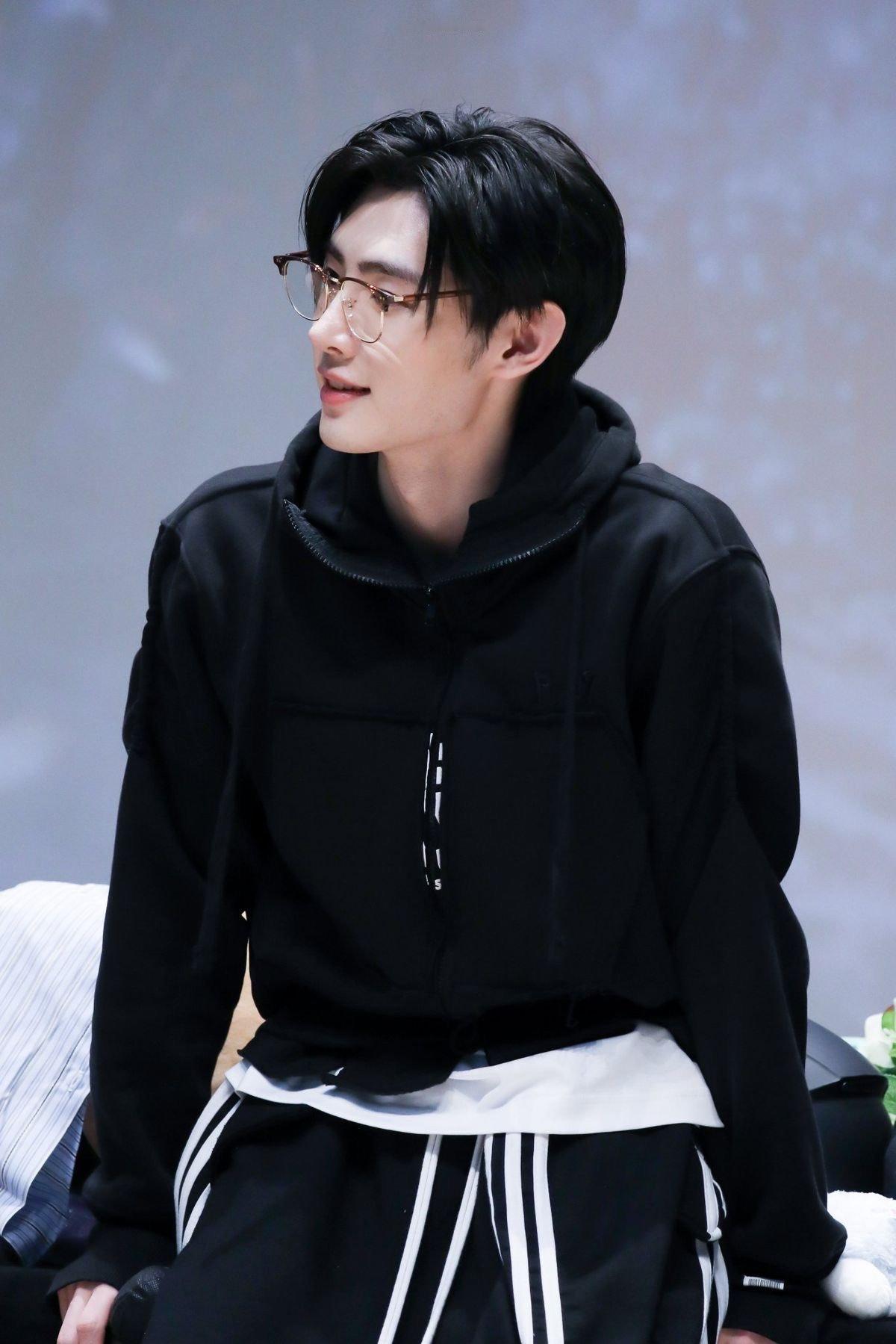 最呆萌的黄毛vs最不正经的黑毛 ​​​