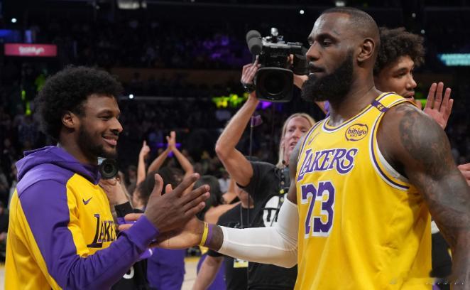 1月23日讯 近日，前NBA球员钱德勒·帕森斯和德马库斯·考辛斯在做客《Run 