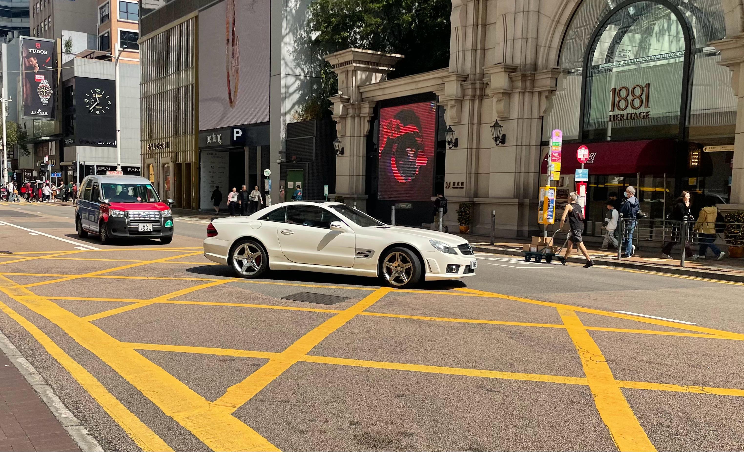 实话说 街上的奔驰SL 63 AMG还是蛮帅的 ​​​