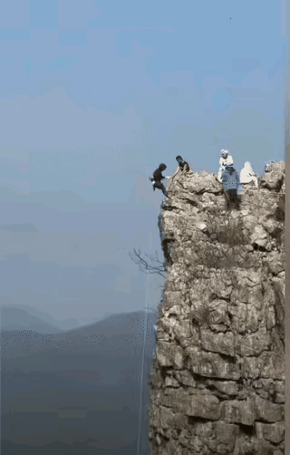 江西九江的极限运动发生事故，值得我们所有人深思。
搞这种极限运动到底是为了什么？