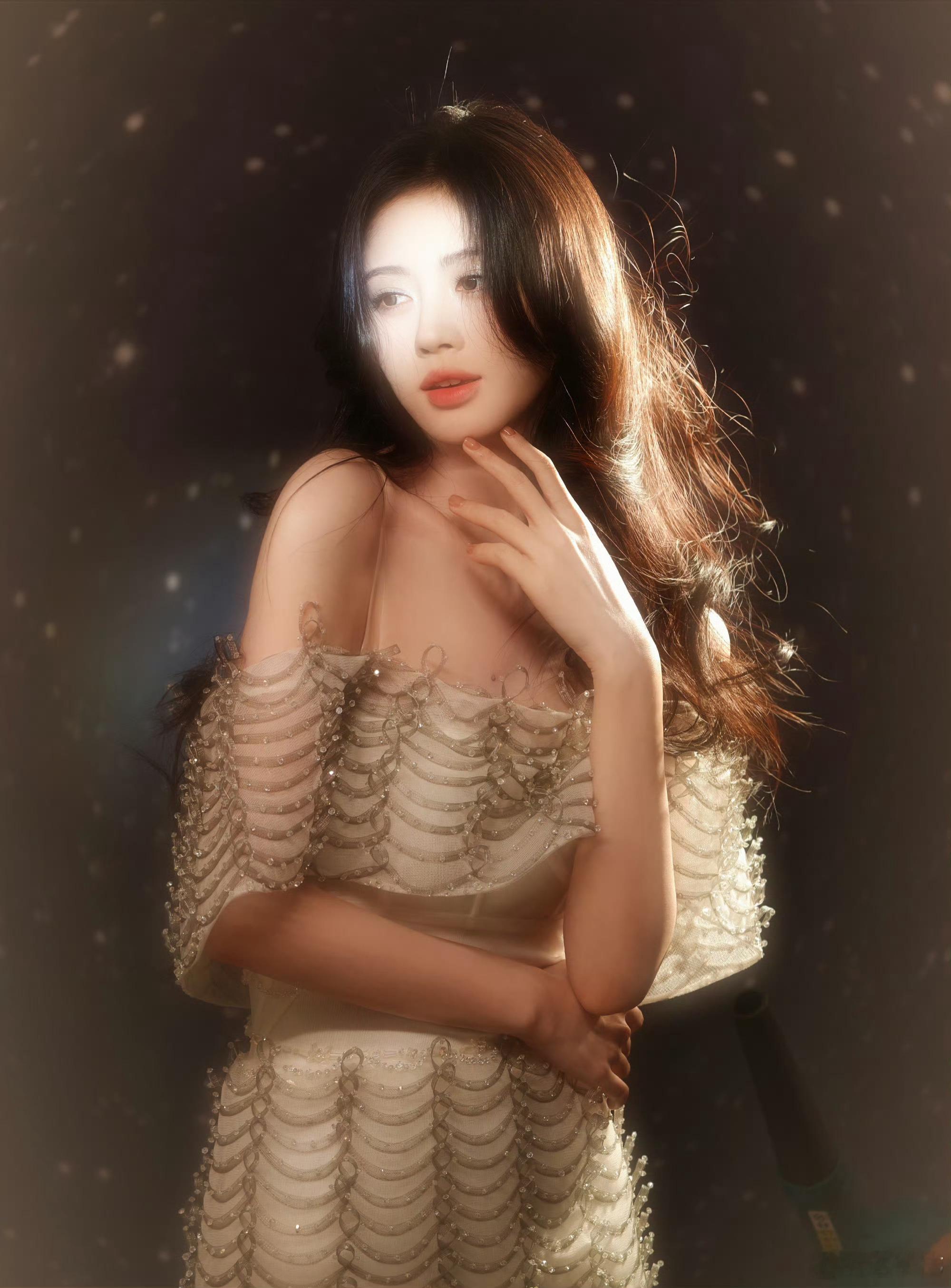 jjy鞠婧祎 jjy鞠婧祎姜黎非 jjy鞠婧祎露芜衣 热烈的夏天太短，每一秒都值