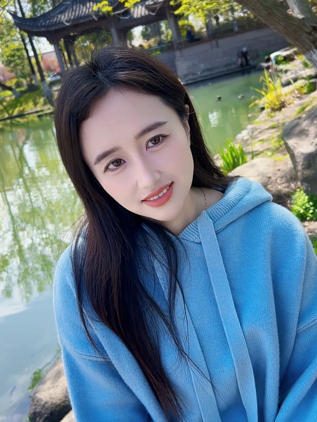 在长大   在失去   在努力  在接受   在好好生活无法重来的一生...