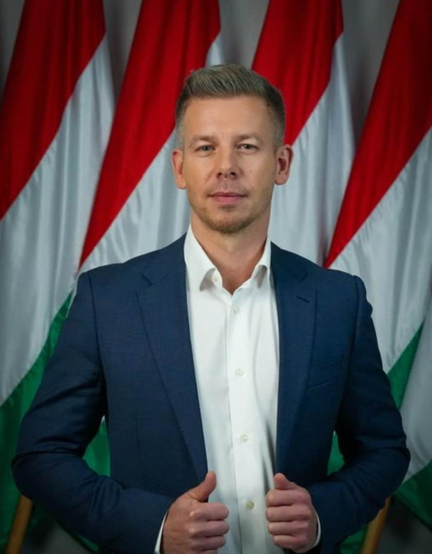 一个国家的总理，身边既没警察跟着，也没保安护着，就连24小时的贴身警卫都没配备