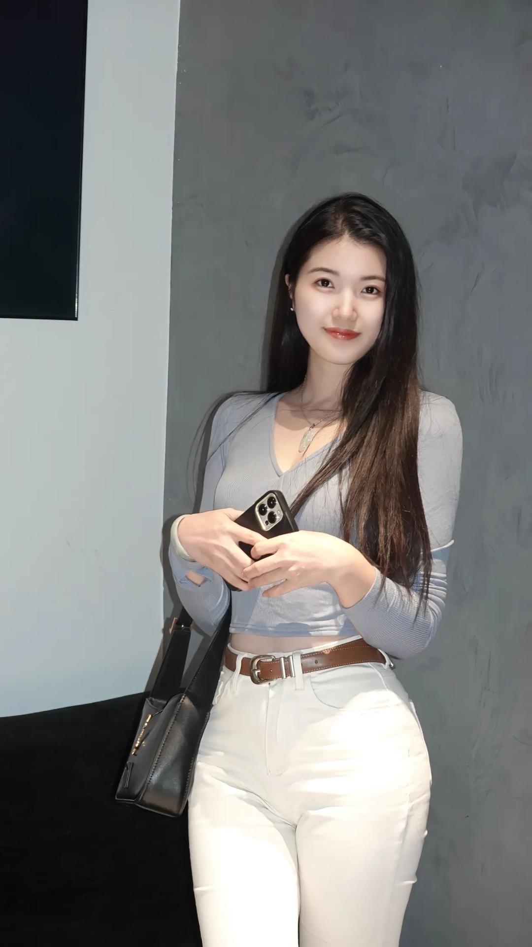 好运气不会凭空而来，要么藏在温柔里，要么藏在坚持里！你喜欢哪一种气质的美人? 谁