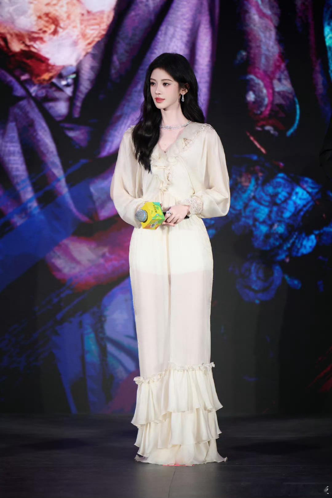 鞠婧祎[超话] jjy鞠婧祎月鳞绮纪jjy 鞠婧祎露芜衣 jjy鞠婧祎