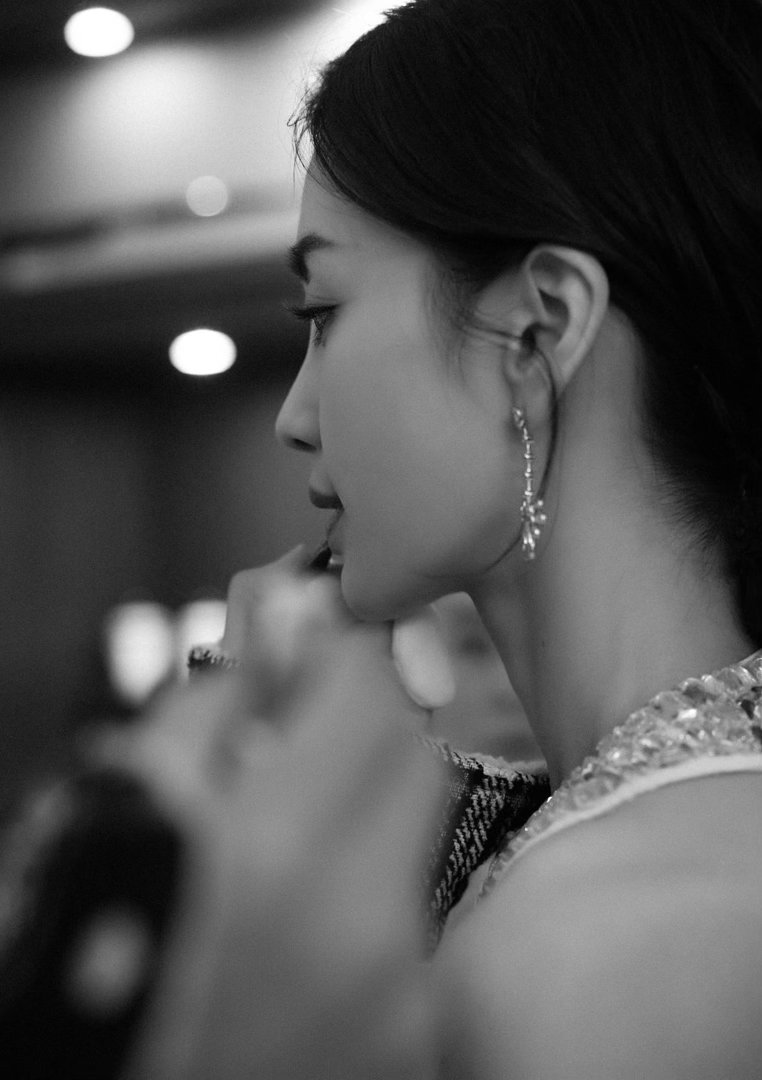 angelababy 杨颖 镜头捕捉到后台时刻