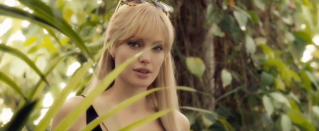 安吉丽娜·朱莉的打女形象深入人心
她凭借自己个人的魅力
创造了无数令人过目不忘的