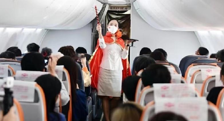 日本签证费涨了，游客却少了，钱也没多赚多少。

这事儿挺奇怪的，一边说要“振兴旅