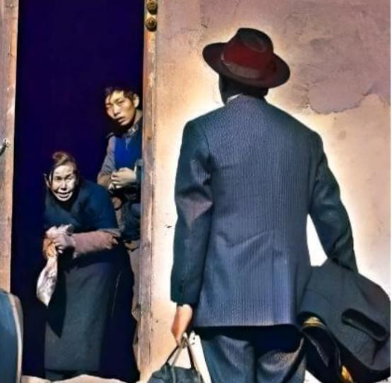 1987年，72岁的台湾老兵王德耀，背上行囊，回到了阔别38年的舟山老家。随着他