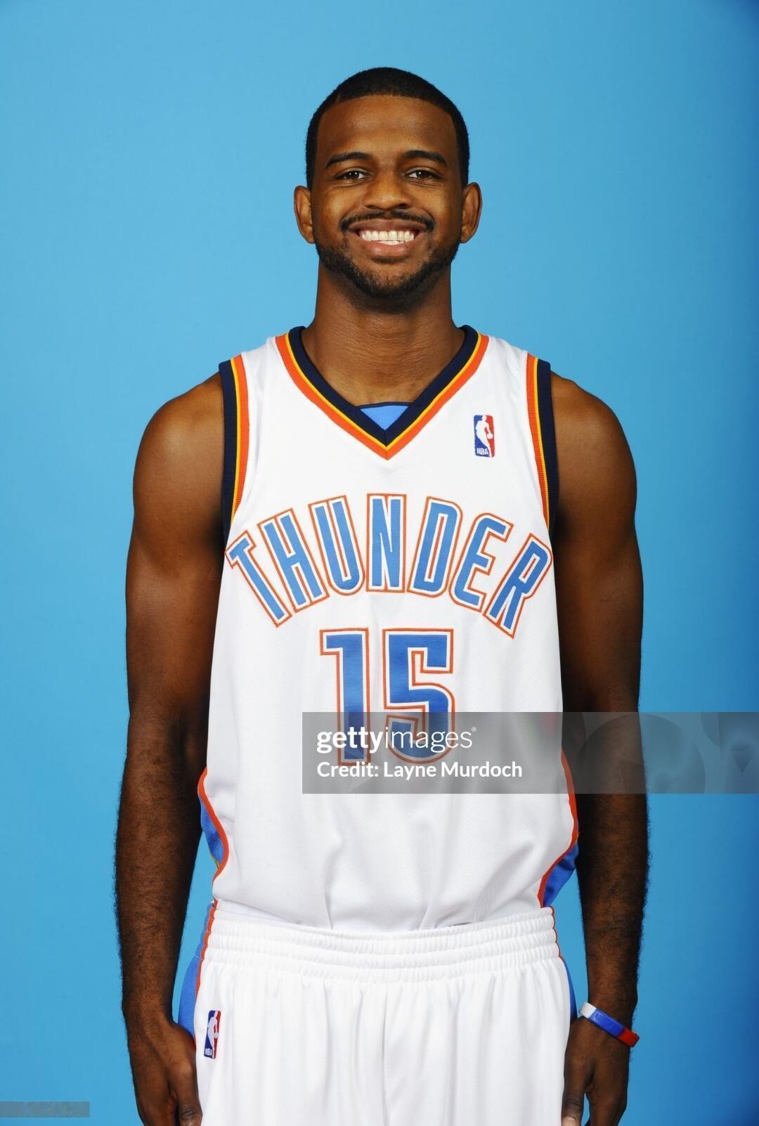 篮天下 2008-09赛季，雷霆队球员定妆照⚡📸： via Getty Ima
