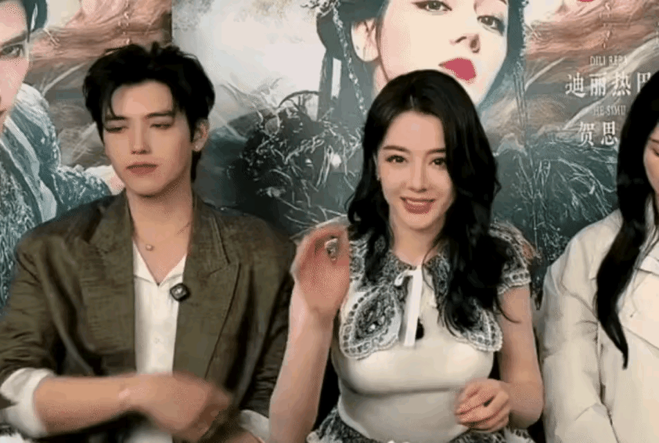 迪丽热巴真的被换了吗？五官不对，气质不对，眼神不对，性格习性也不对了[黑线][泪