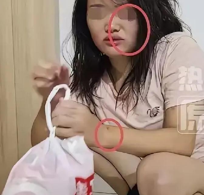 湖北，一位32岁的成年姑娘，被父亲花四万块钱雇人，在凌晨三点，直接从被窝里拽走，