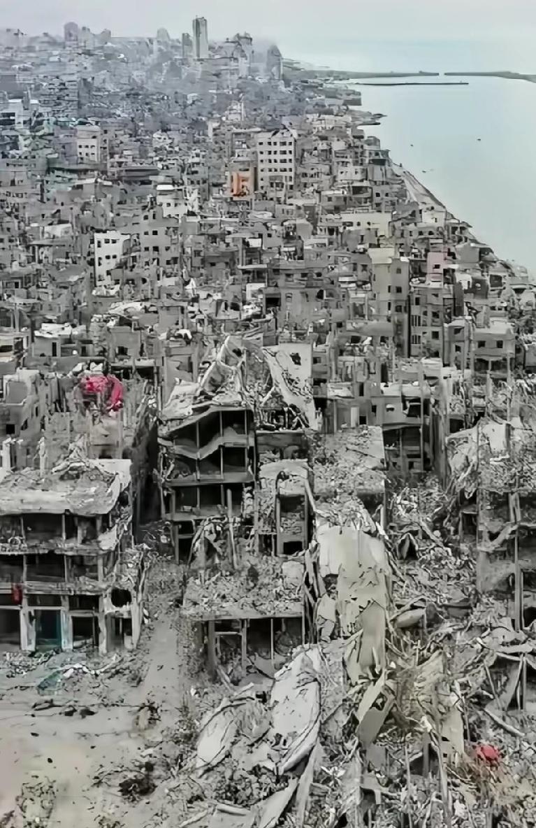 2026年，地球局部战火再起，无数百姓被迫背井离乡、流离失所。在战争面前，最无辜