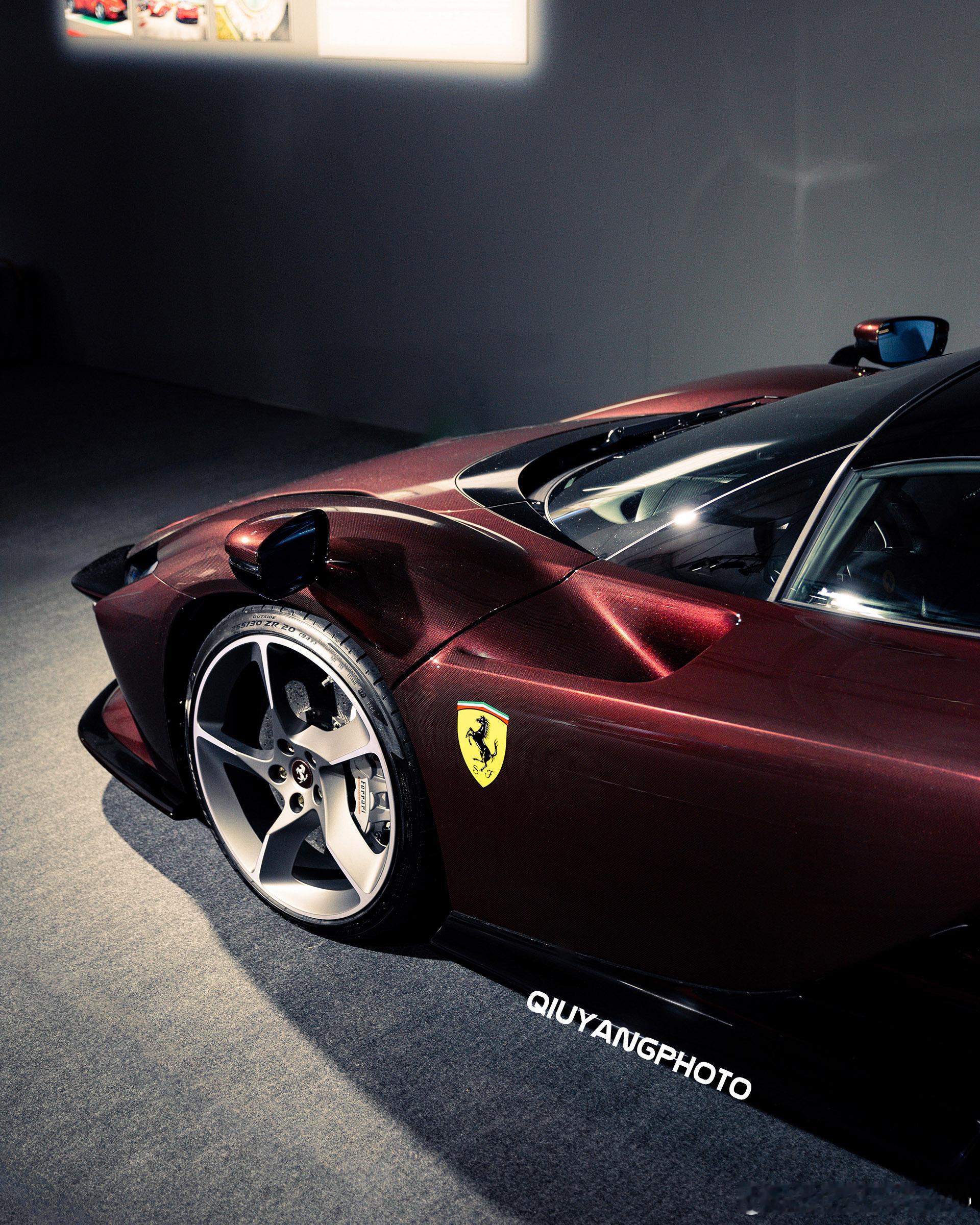 Rubino Transitional Carbon Ferrari Dayto