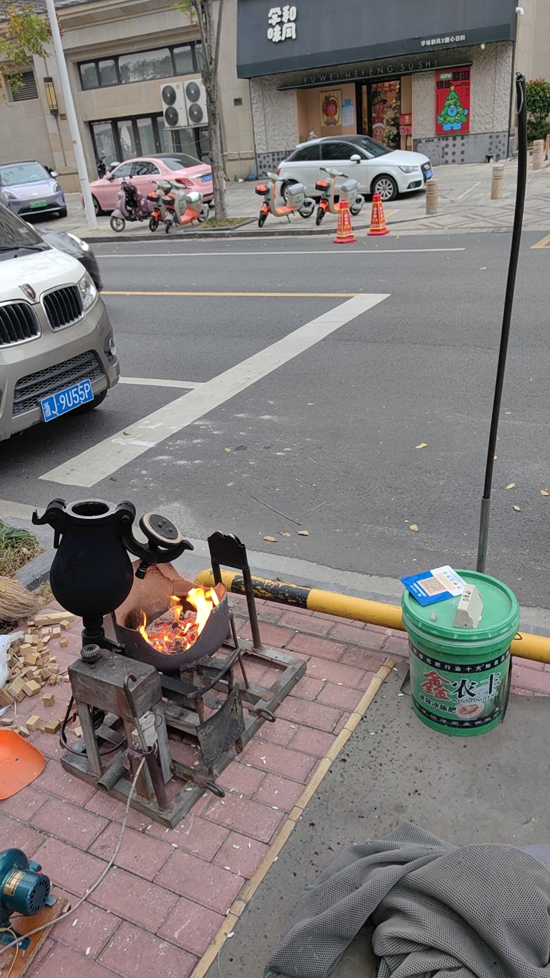 日本的加息原因是他们通货膨胀越来越利好，不过加完后利率也不算高，只是对于一个长期