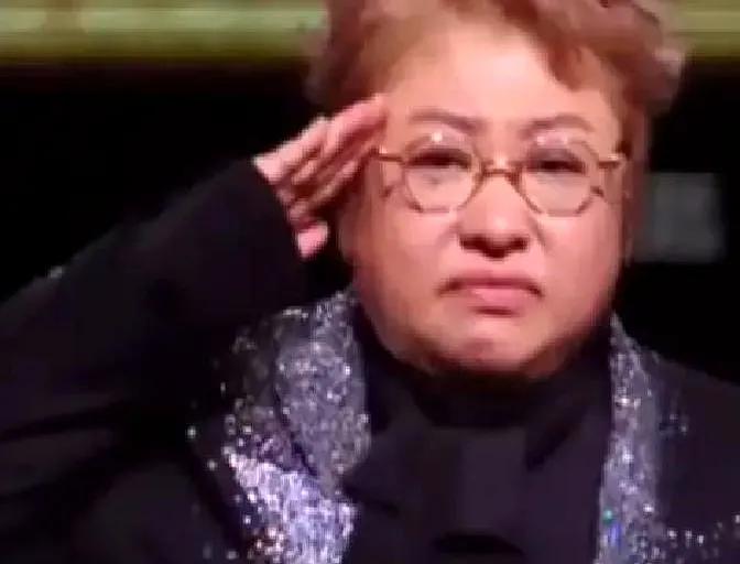 那次车祸让韩红惊魂未定。事后她哽咽着说：“我做了七年慈善，点点滴滴的付出，换回了