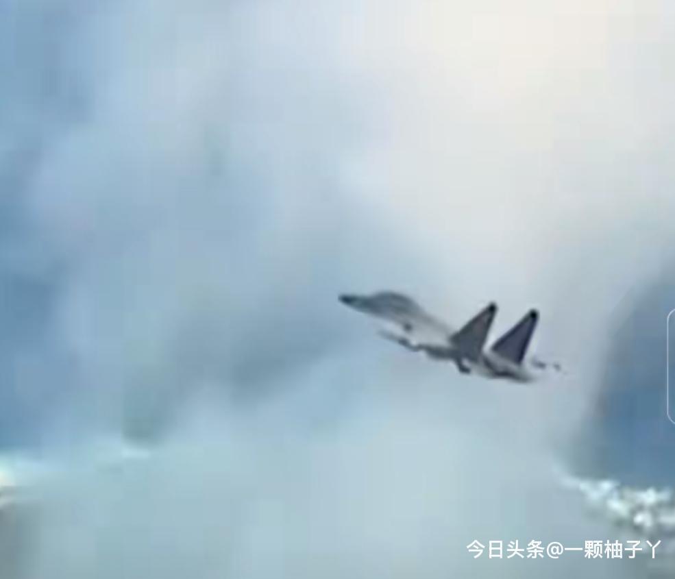 菲律宾两架C-208小飞机，没打招呼就擅自闯进中国黄岩岛领空，属于妥妥的“非法串