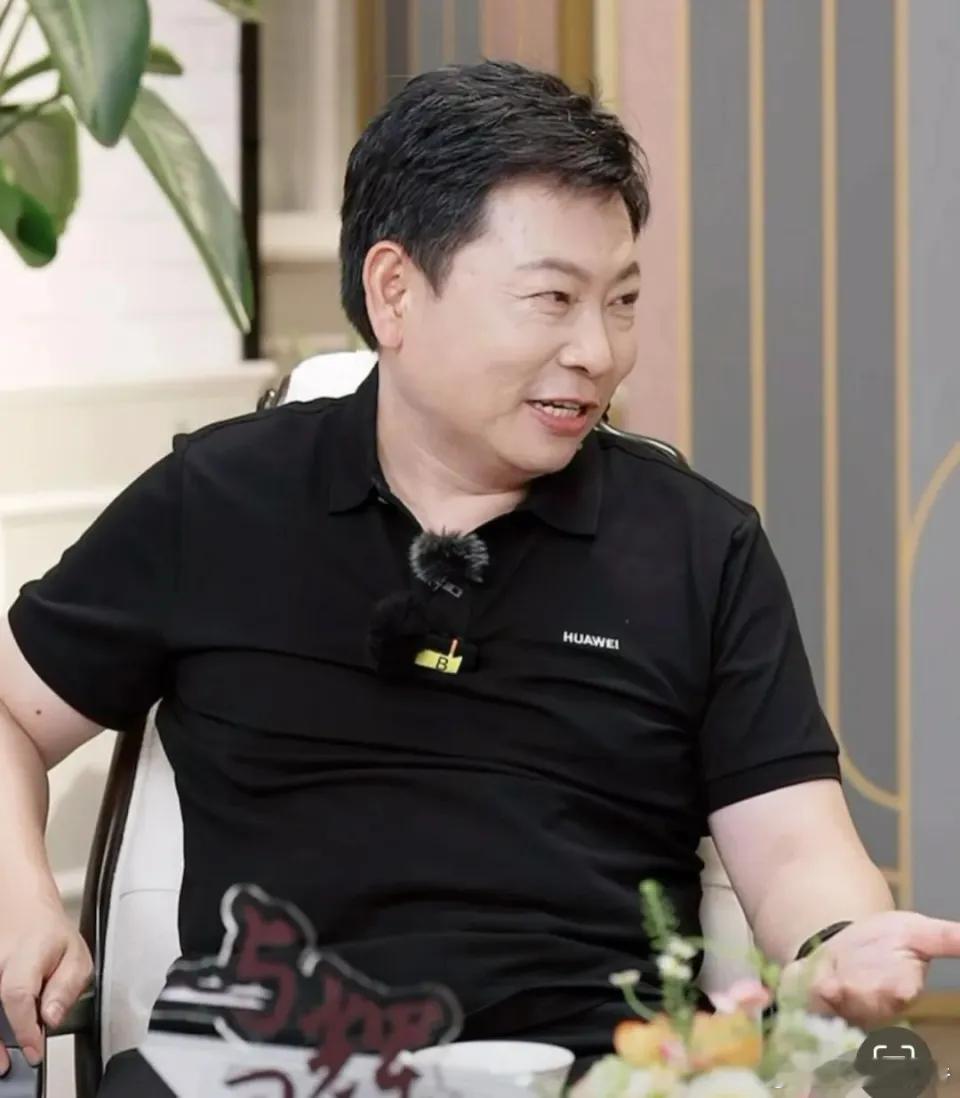 老余不懂技术？老余是九十年代清华硕士研究生，也是华为第一个六级、第一个七级工程师