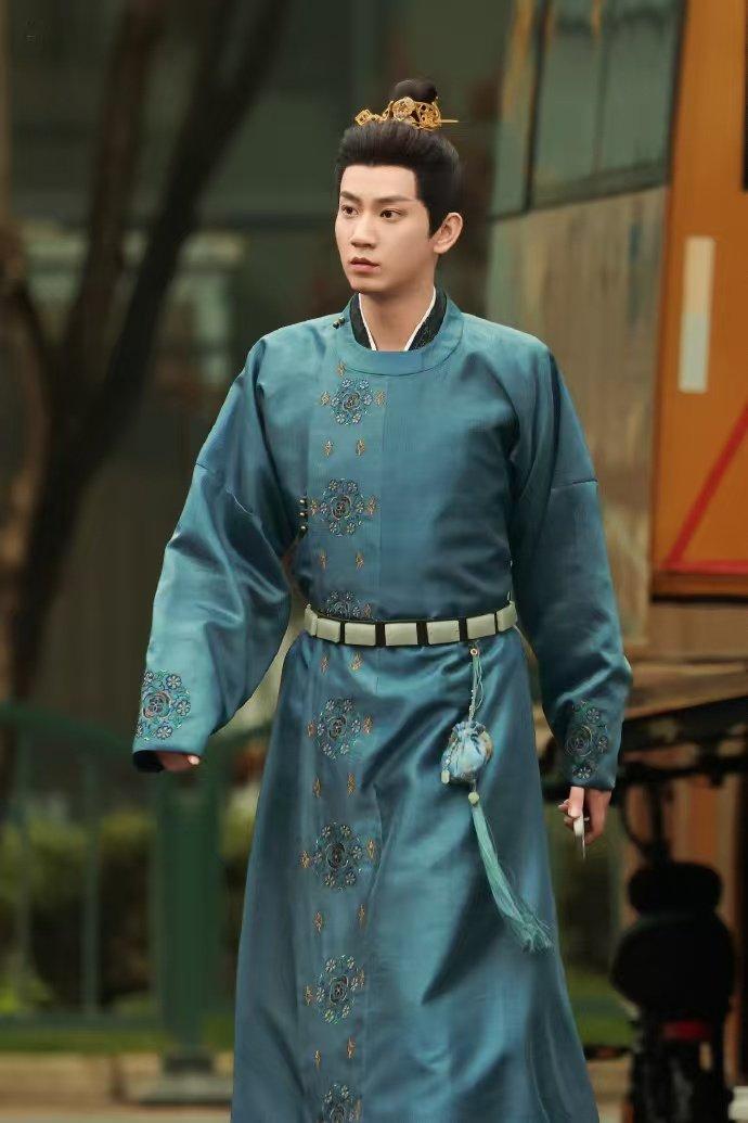 御赐小仵作2回归官宣   盼星星盼月亮，小仵作2终于有动静了！全员原班人马回归，