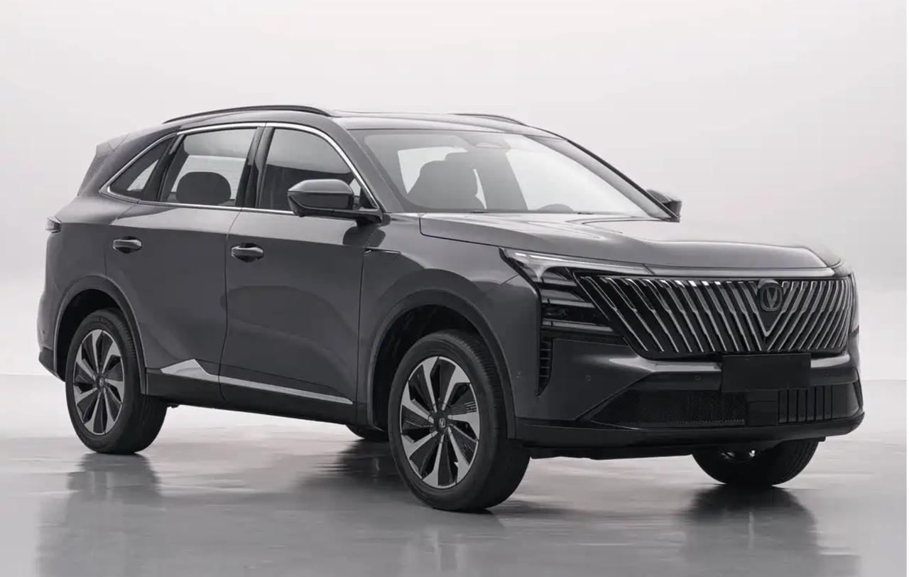 近日，懂车之道获悉，我们从工信部获得一组长安CS75 PLUS HEV的申报图，