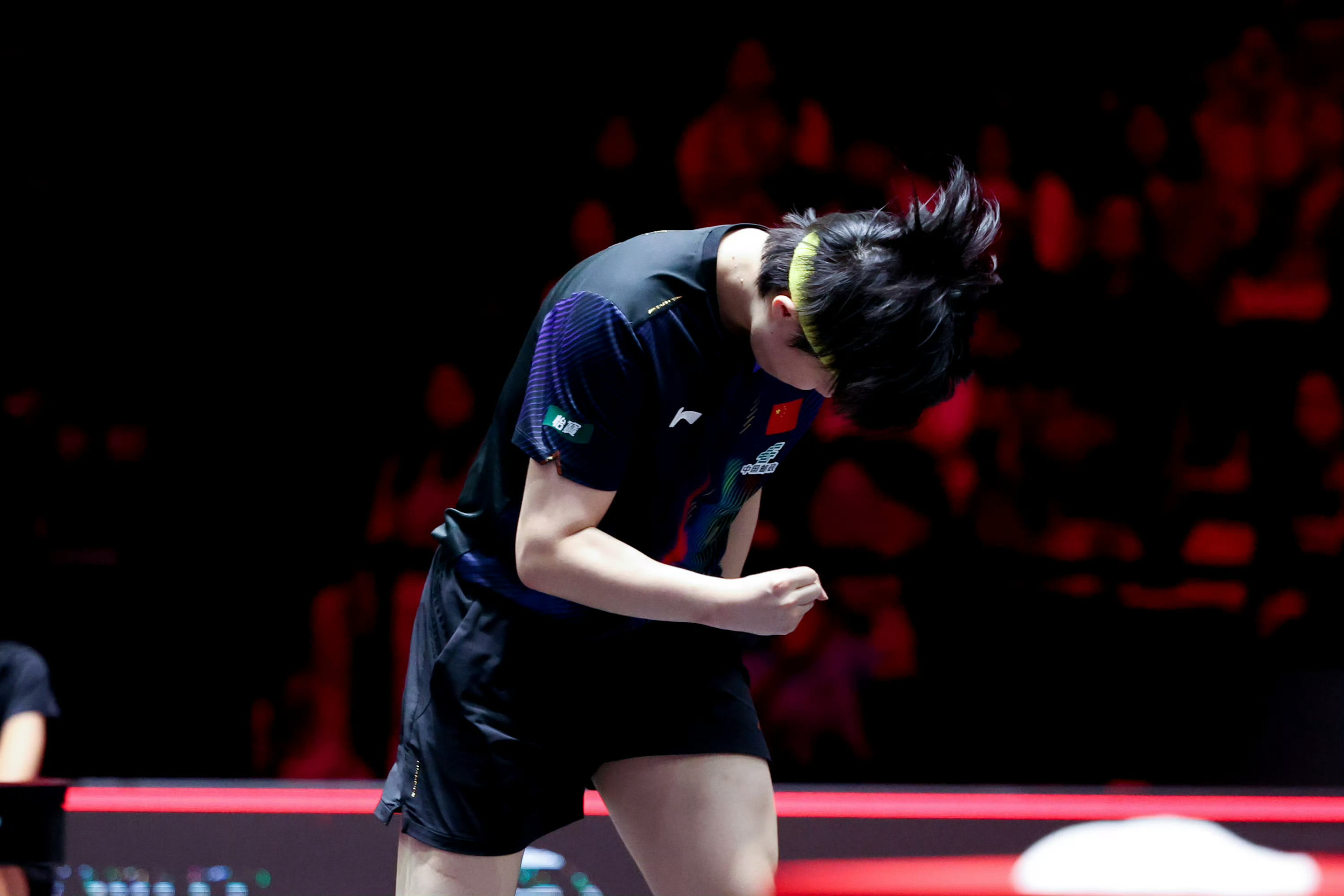 我与我周旋久 宁作我 