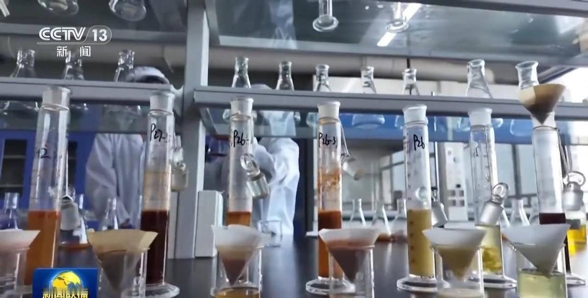 在重庆，这可不是梦想。火锅口味研发都有10万种，AI来帮忙，西北酸辣华东甜，都能