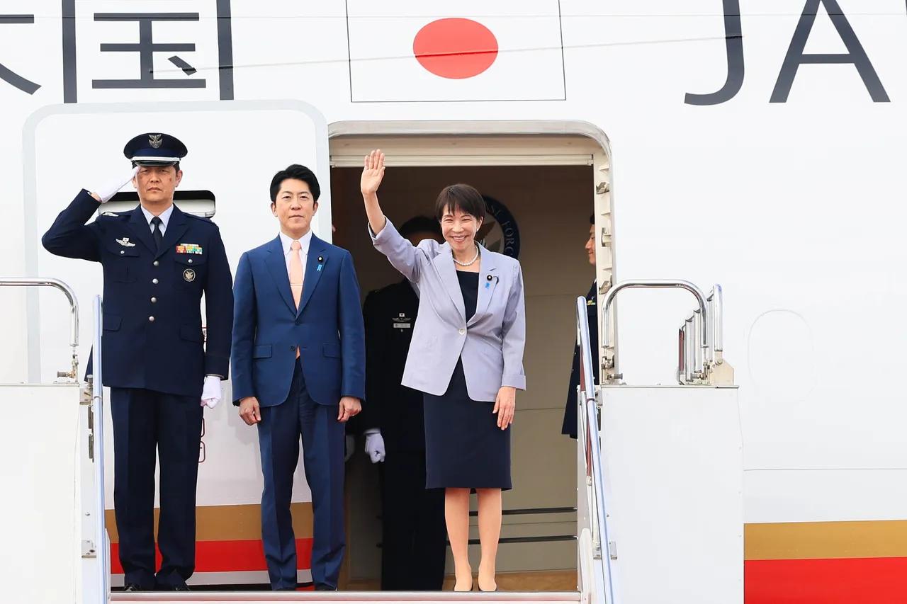 5月1日，高市早苗开启了其对越南和澳大利亚的访问，目前即将到达第1站越南，并且会